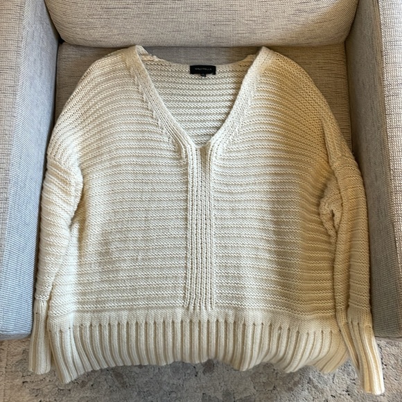 Majorelle V Neck sweater - Picture 3 of 3